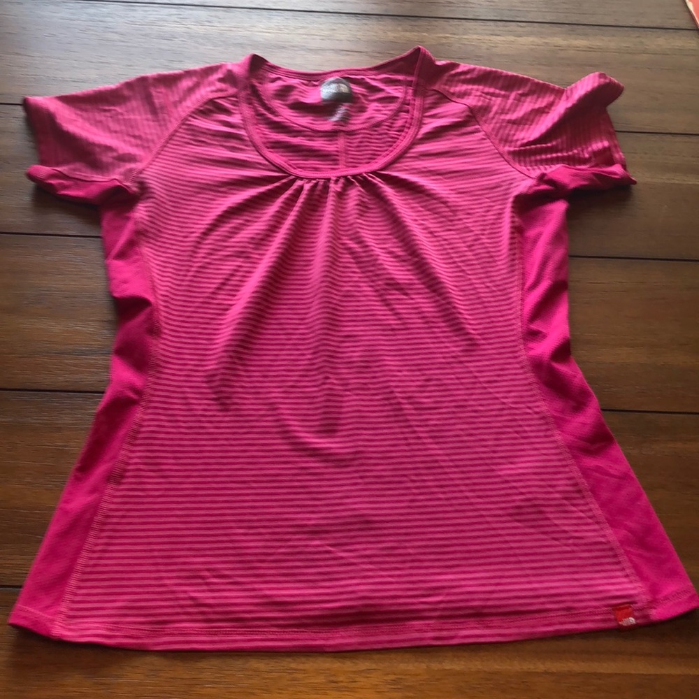 North Face medium vapor wick top